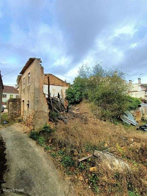 MORADIA PARA REABILITAR, ALMALAGUÊS- 15 MIN. COIMBRA - Grande imagem: 5/10
