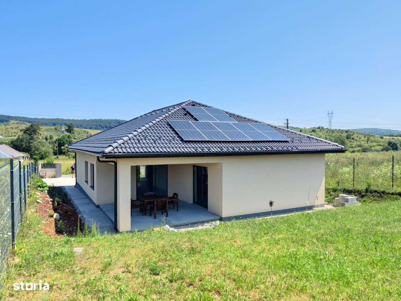 Casa individuala, 130 mp, Pompa caldura, panouri solare, COMISON 0 - Imagine principală: 2/13