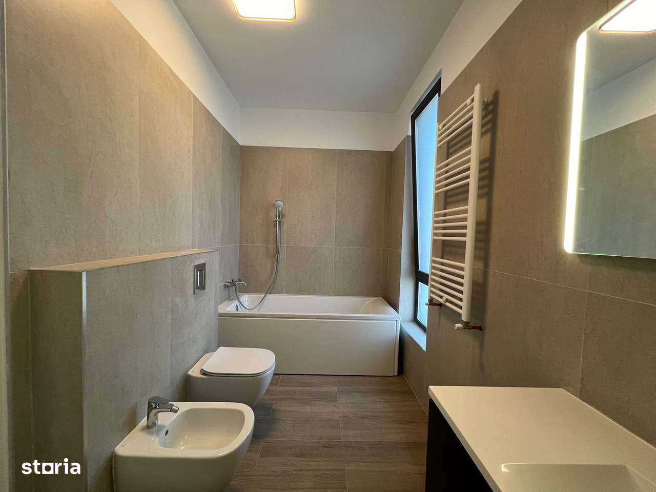 LA CHEIE! gata de mutare The Class Villas Tunari, TEREN 300 MP-13