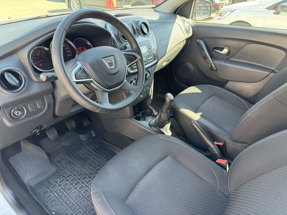 dacia sandero   1 5 blue dci laureate