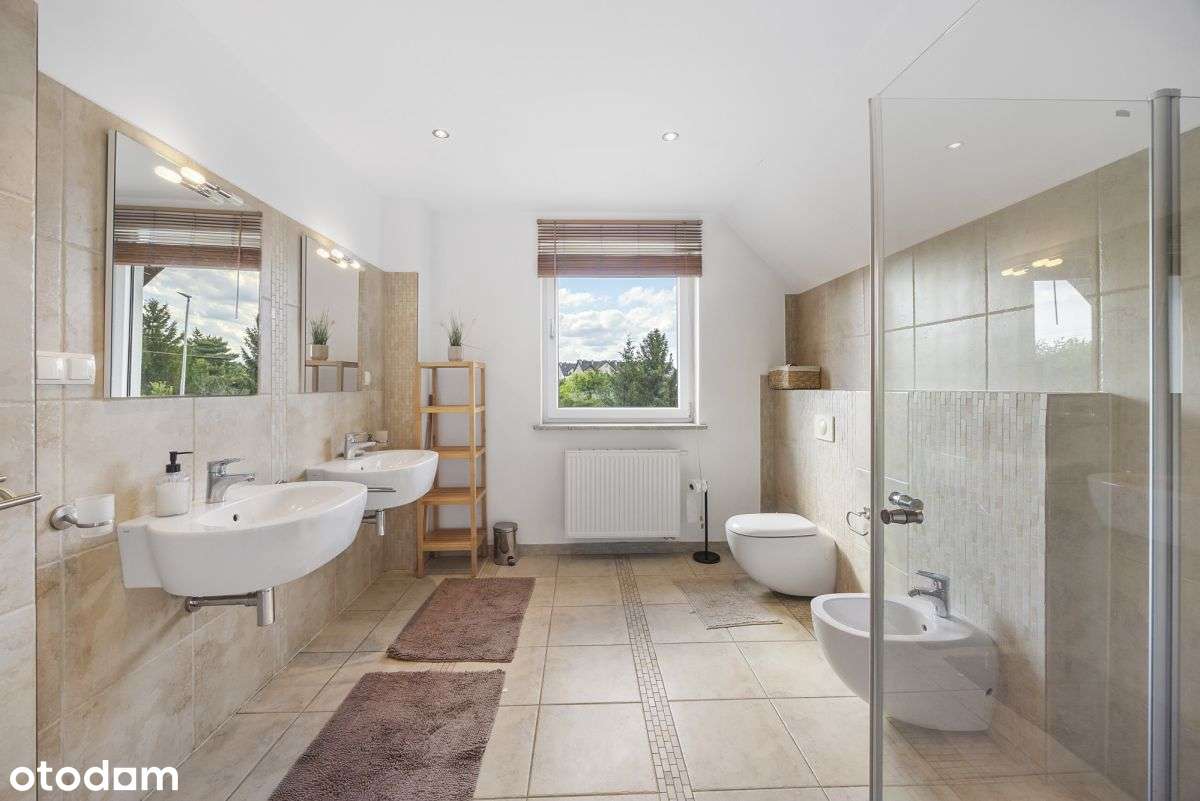 Zachwycająca willa z pięknym ogrodem na Klecinie-12