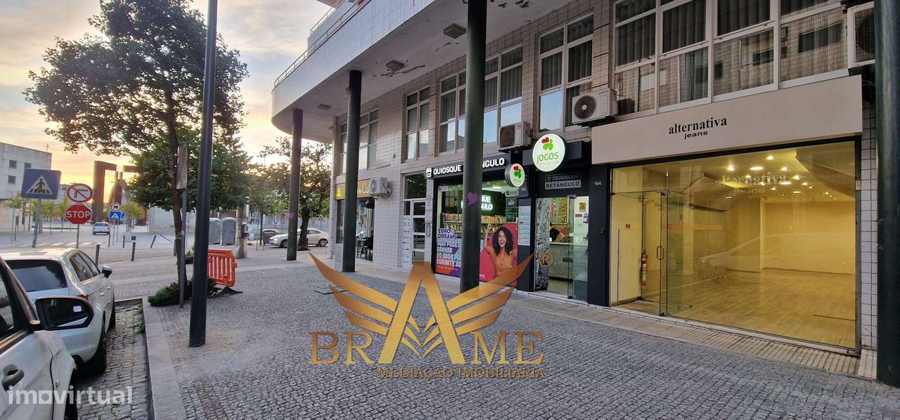 Loja Premium no Centro de Paços de Ferreira – Excelente Visibilidade - Grande imagem: 5/45