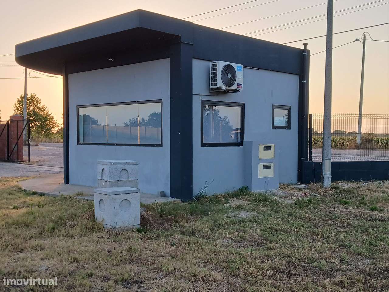 Escritório com 25m2 + Terreno com 2.500m2 com boa localização - Grande imagem: 4/12