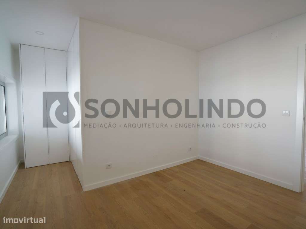 Apartamento T2 remodelado no centro de Gueifães.-12