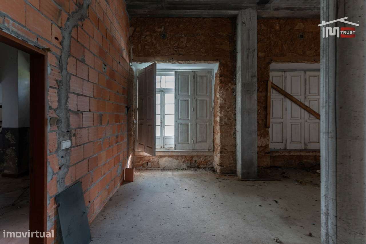 PREDIO PARA RECUPERAR A 300 METROS DO SANTUARIO DE FÁTIMA COM AREA ...-25