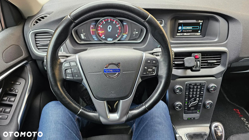 Volvo V40 T3 Momentum - 37