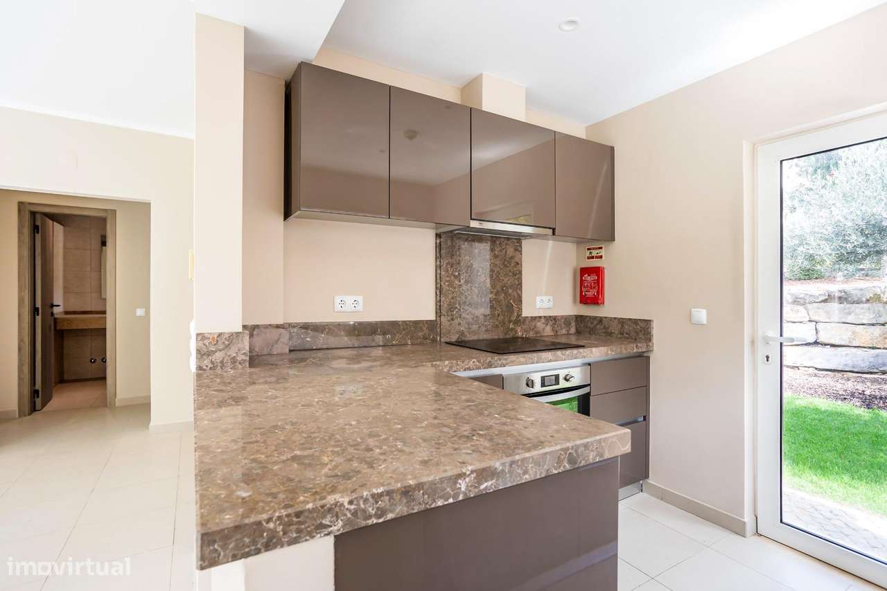 Moradia de Luxo em Condomínio Exclusivo com Piscinas no Carvoeiro-17