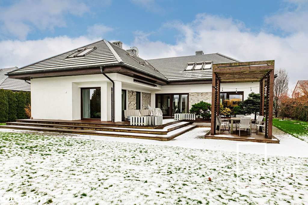 Dom marzeń przy lesie – przestrzeń, cisza, komfort-16