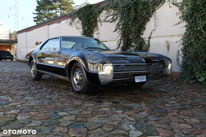 Oldsmobile Toronado - 3