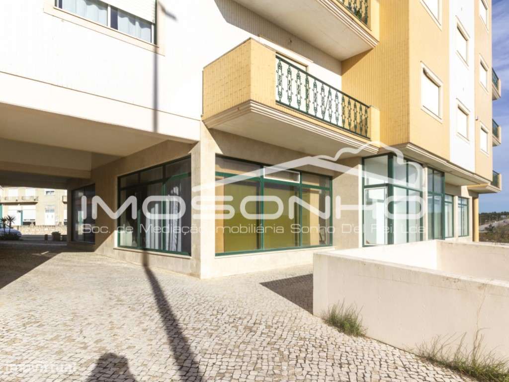 Loja na avenida principal da Praia da Vieira e a pouco metros do areal-6