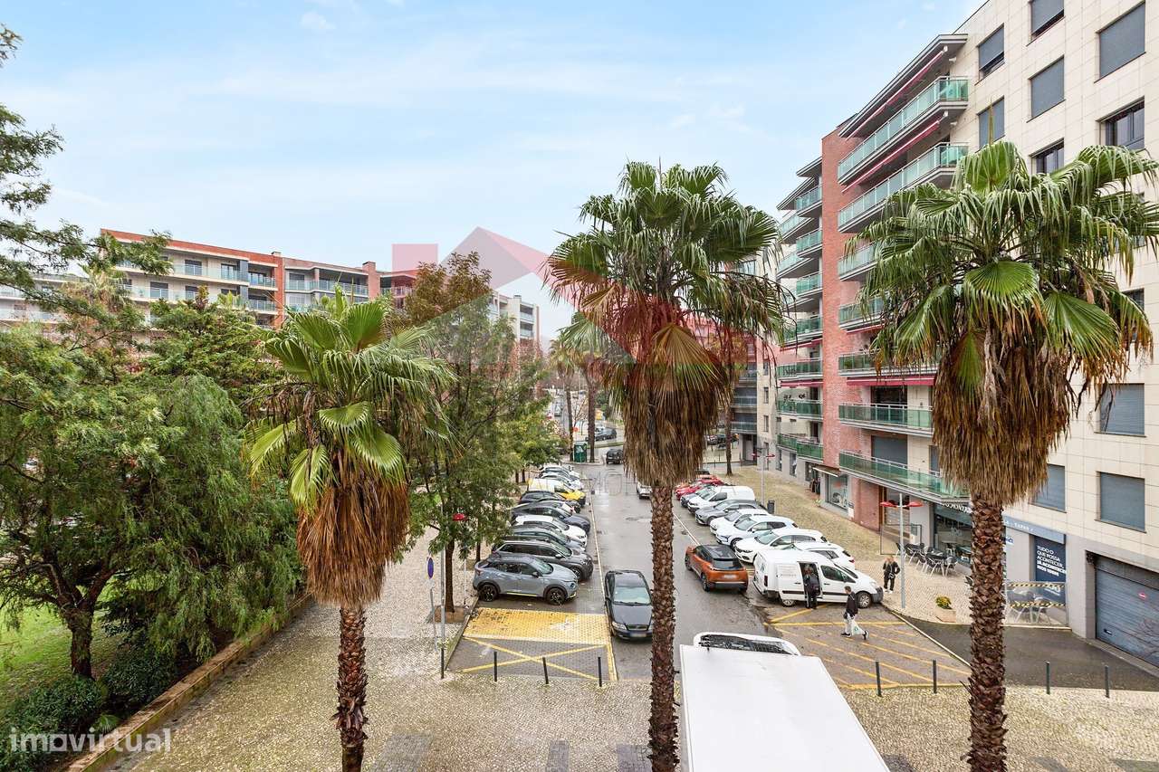 T2 em Excelente Estado | Garagem para 2 Viaturas | Arrecadação | Ur...-21