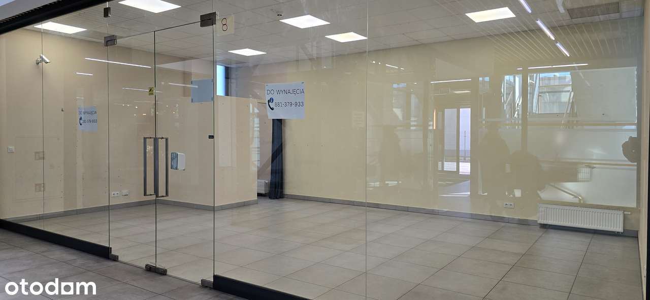 Lokal 42 m2 na parterze w Galerii handlu i usług, naprzeciw wejścia - Pełny obrazek: 4/18