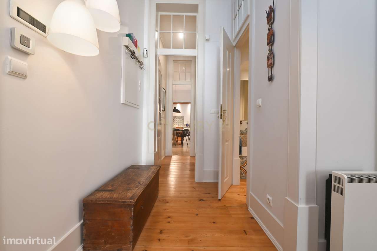 Exclusivo apartamento T4 com estacionamento privado na Baixa, junto ao-17