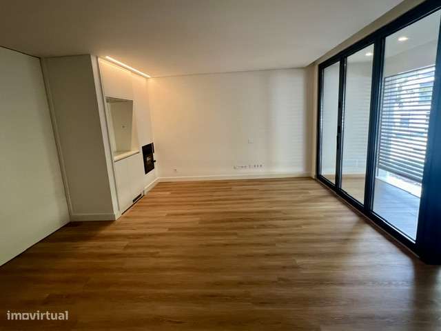3 Apartamentos T2+1-9