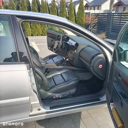 Opel Omega 2.6 Elegance - 11