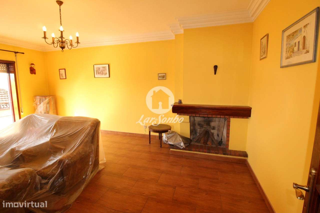 Apartamento T2 com garagem individual no coração de Fafe-7