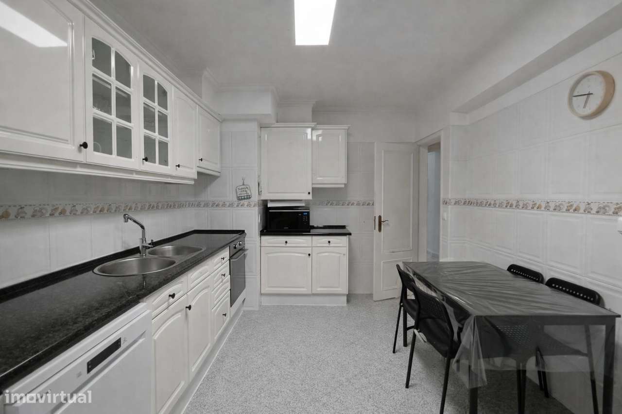 Apartamento T2 com Suíte e Parqueamento – 112 m² | Arrendamento - Grande imagem: 4/12