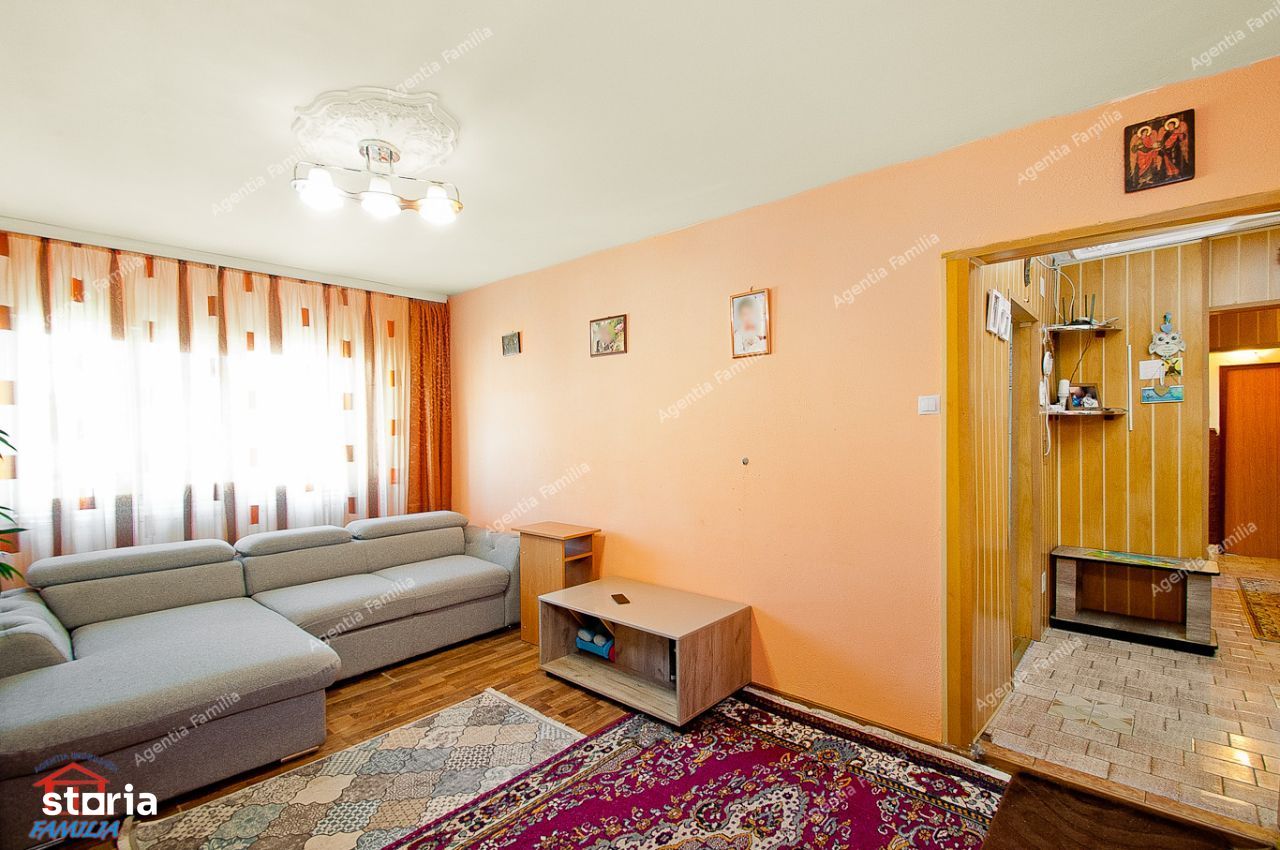 Vanzare apartament cu 3 camere, zona Micro 17( LIDL), pret 60 000 euro