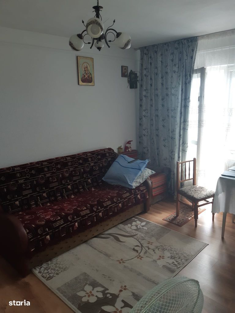 Apartament 2 camere cf 1 semidecomandat zona Crang