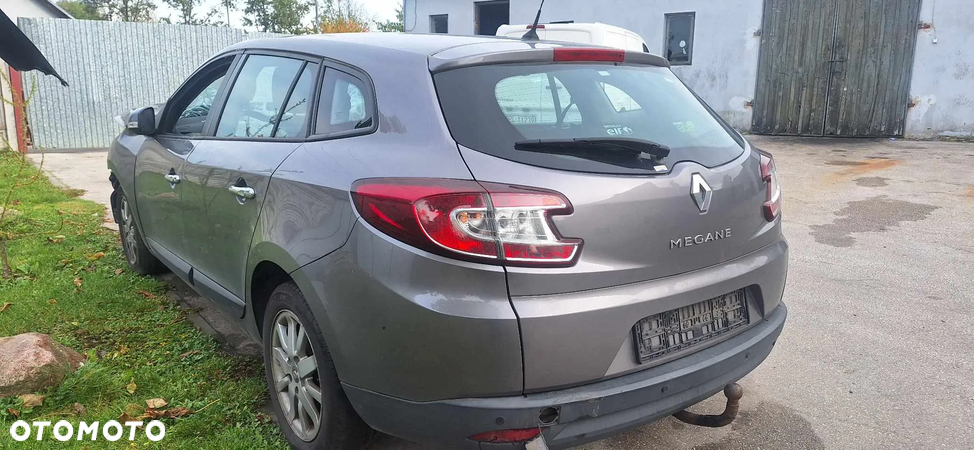 Renault Megane III 1,6 110km piasta zwrotnica lewy przód - 1