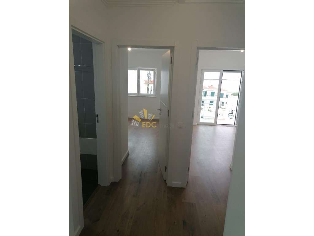 Moradia V3+1 Totalmente Remodelada no Centro da Ericeira e com vist...-16