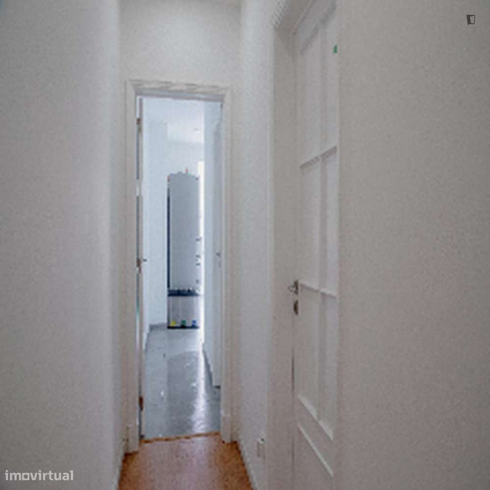 Quarto - localizado em Roma-Areeiro Lisbon - Grande imagem: 3/6