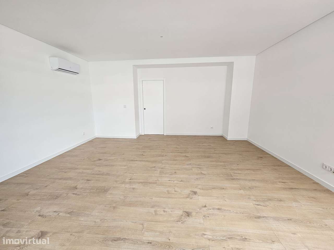 Magnifico T2 na Urbanização SkyCity-6