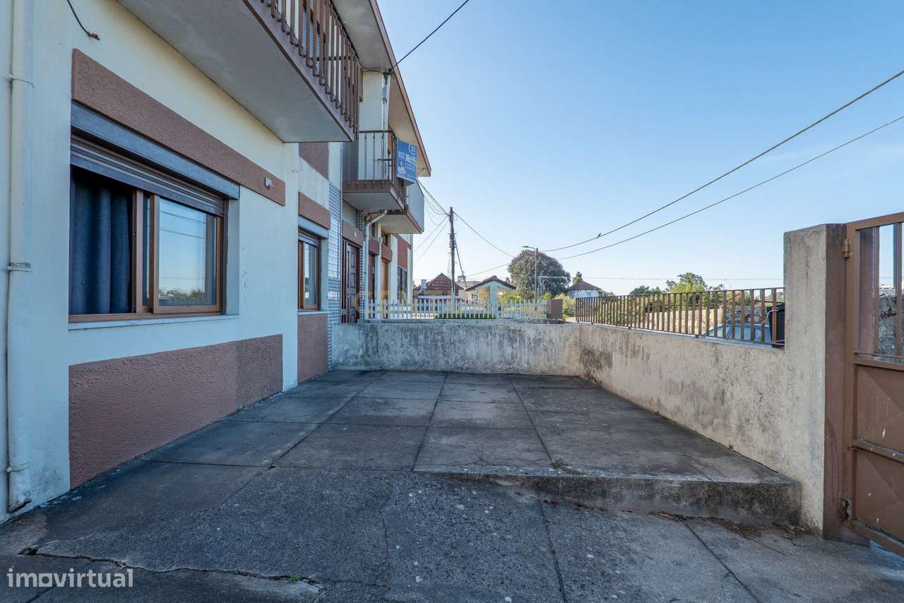 Andar Moradia T3 no Rés-do-Chão com Espaço Exterior em Águas Santas-21