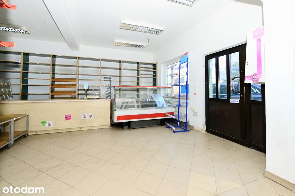 Budynek na sklep, usługi oraz mieszkanie-9