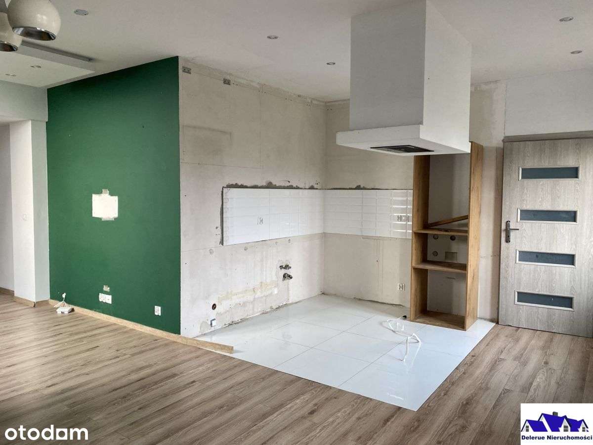 Duży dom wolnostojący wydzielone dwa mieszkania-12