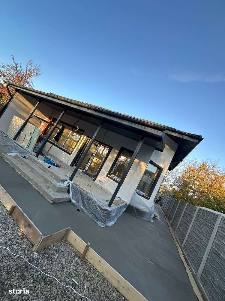 FARA COMISIOANE in Gulia la drum asfaltat casa 4 camere 2 bai P+M-1