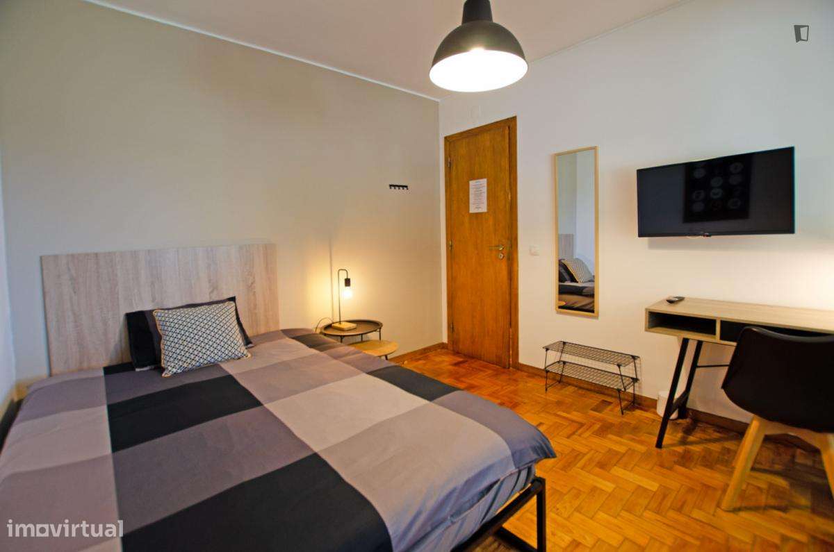 Quarto - localizado em Oeiras Lisbon - Grande imagem: 2/10