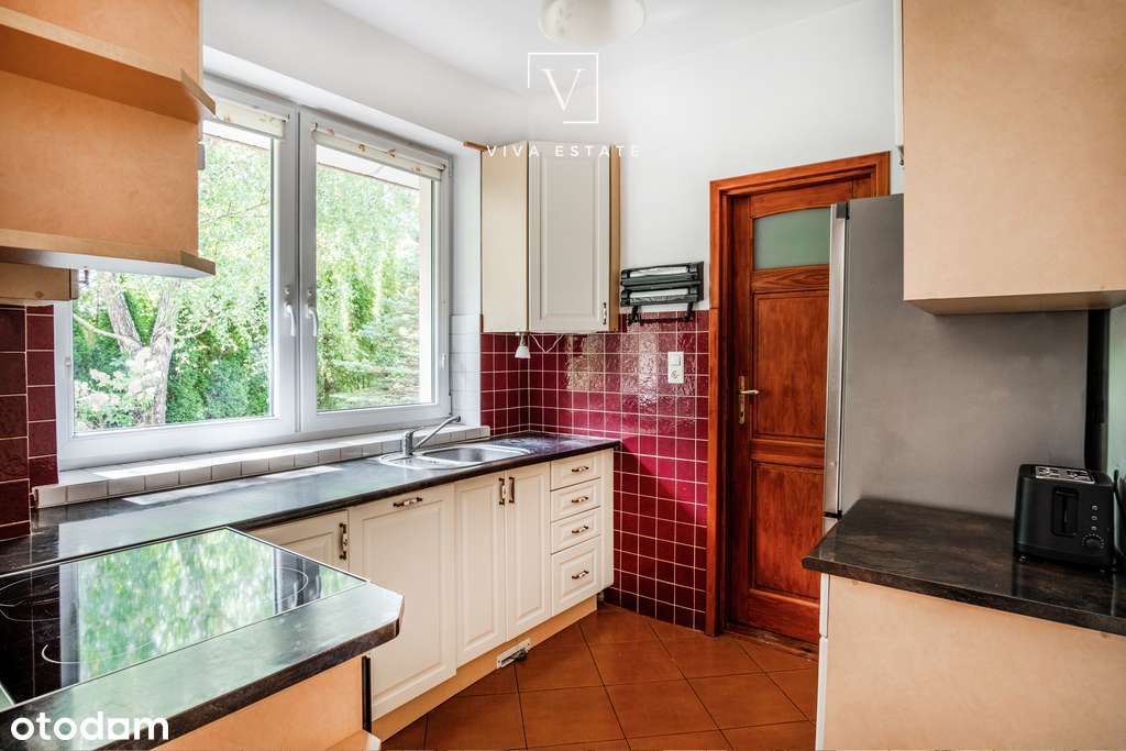 Rodzinny dom w otoczeniu zieleni-7