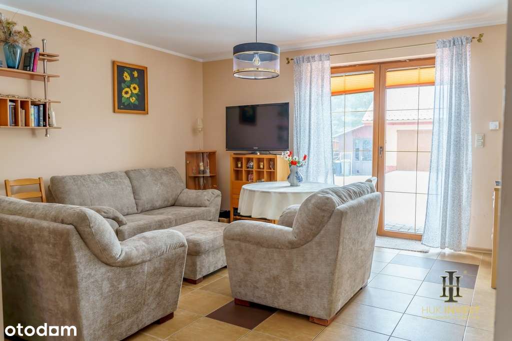 Dom z osobnym mieszkaniem-6