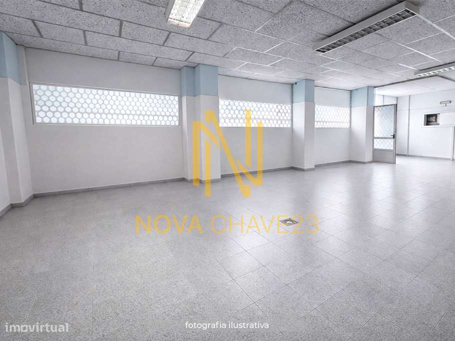 Loja 141 m² | 2 Divisões | 2 WCs | Elevado Potencial de Transformação-1