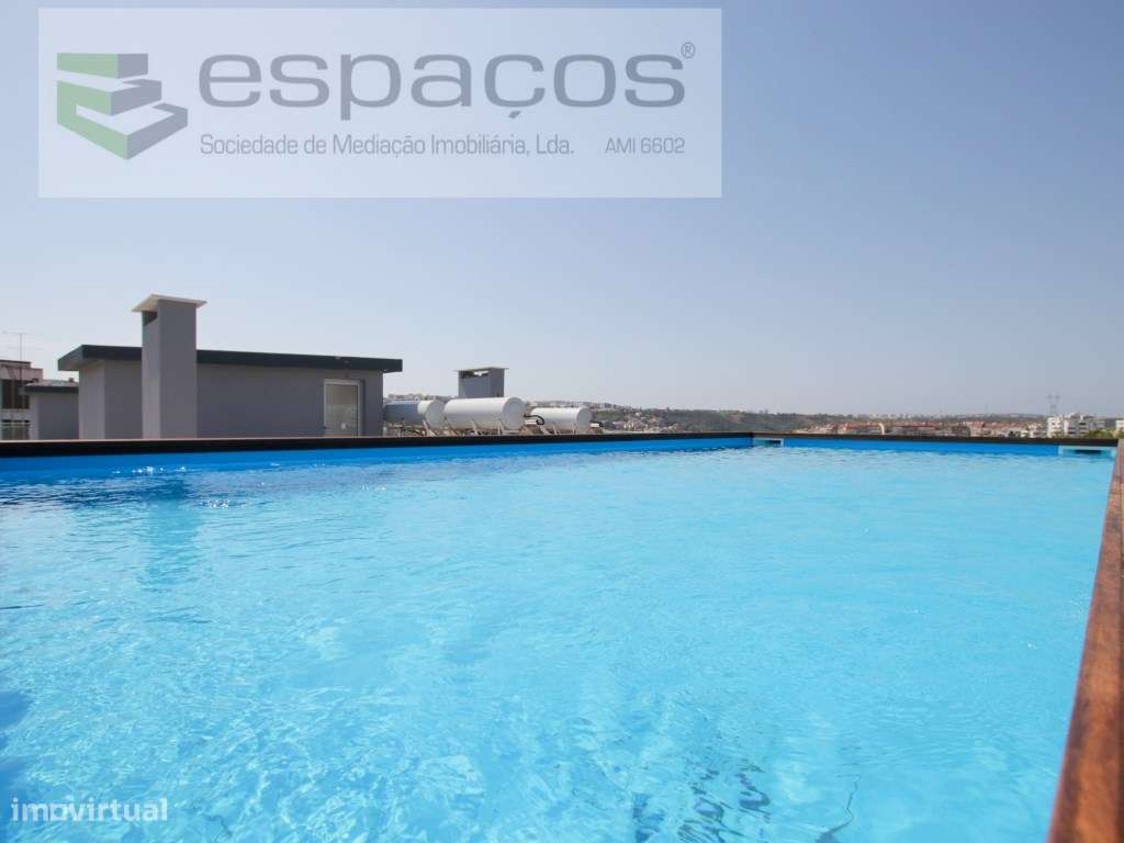 T3 com Terraço amplo e orientação solar a sul e vista desafogada.-9