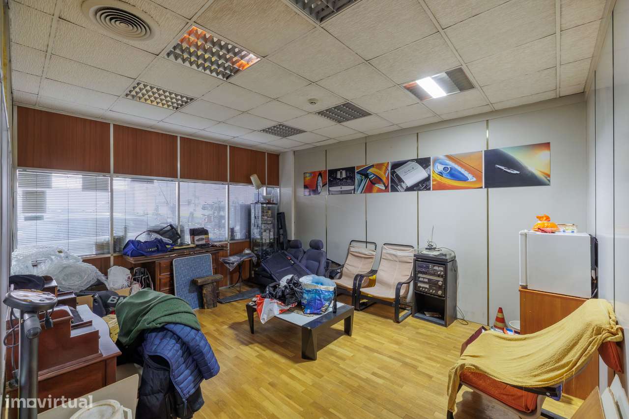 Armazém 460 m² + Logradouro 230 m², Carvalhido- Venda ou arrendamento-10