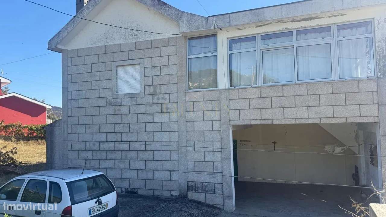 Moradia Bi-Familiar T4 + T2 em Lordelo - Vila Real - Grande imagem: 2/16