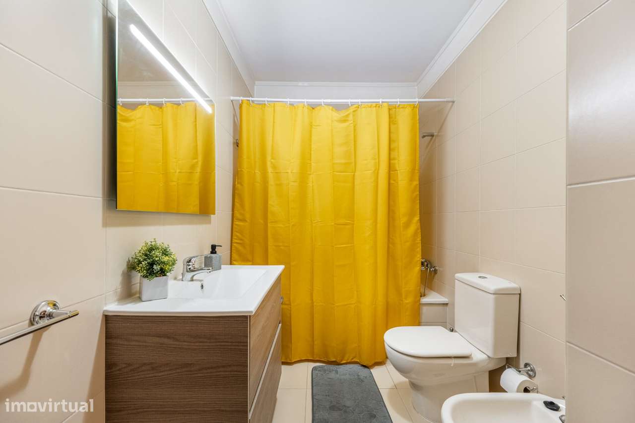Apartamento T3 com áreas generosas junto à Makro – Braga-17