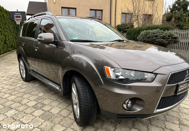 Mitsubishi Outlander - 3