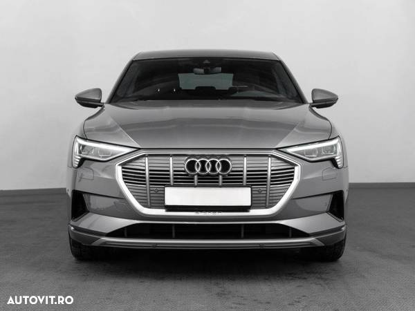 Audi e-tron quattro S - 4