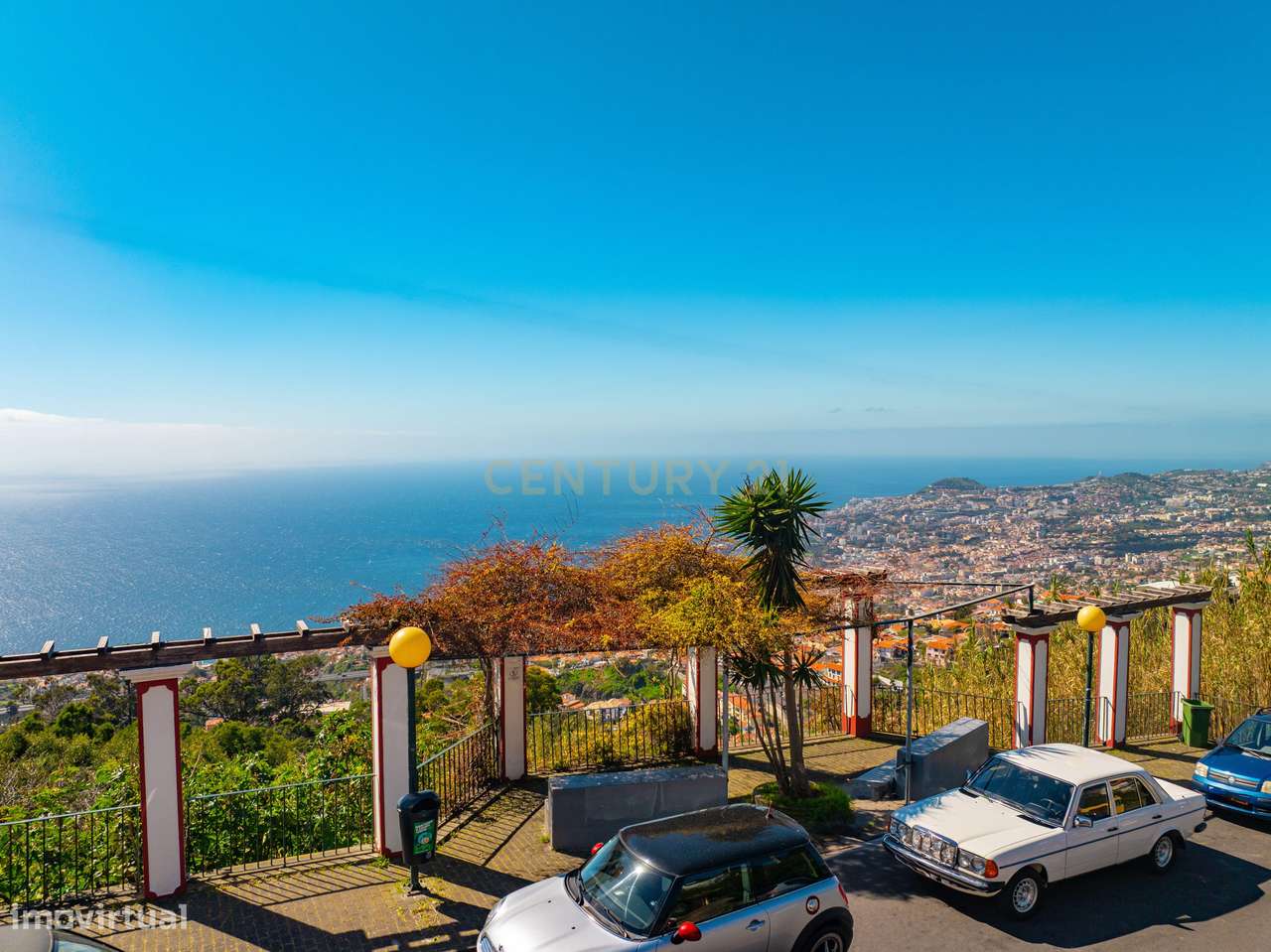 Moradia T3 Centenária em São Gonçalo com Vista sobre o Funchal-10
