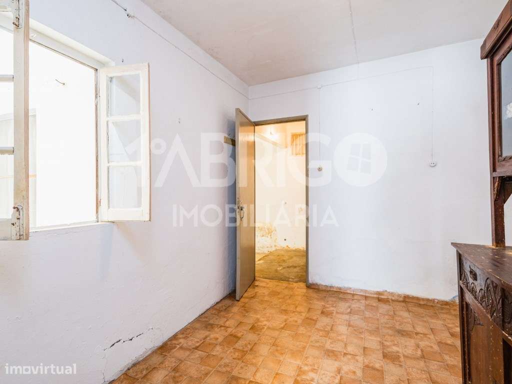 Moradia T2, antiga, Cela, Alcobaça-20