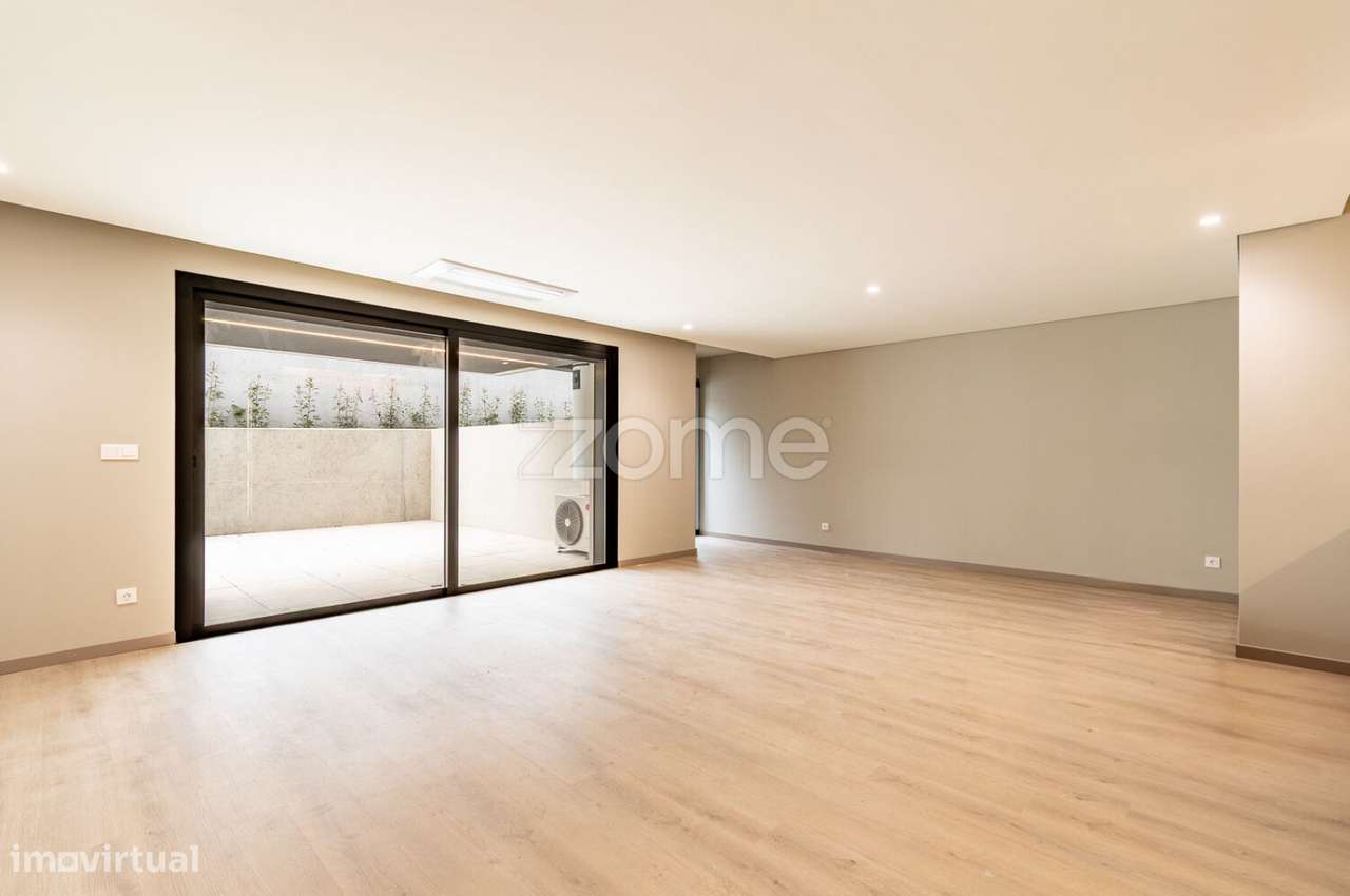 Apartamento T2 Novo, com Terraço e 2 lugares garagem - Grande imagem: 4/34