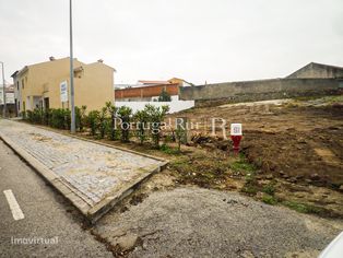 Lote Urbano com cerca de 245 m2 - Grande imagem: 2/6