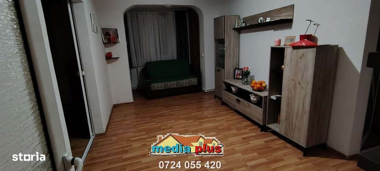 Vânzare apartament 3 camere, etaj 1, Micro 19 – mobilat complet-1