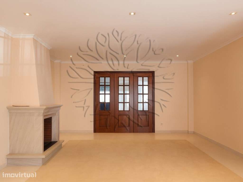 T5 Montijo com garagem para 3 carros e lavandaria - Grande imagem: 2/30