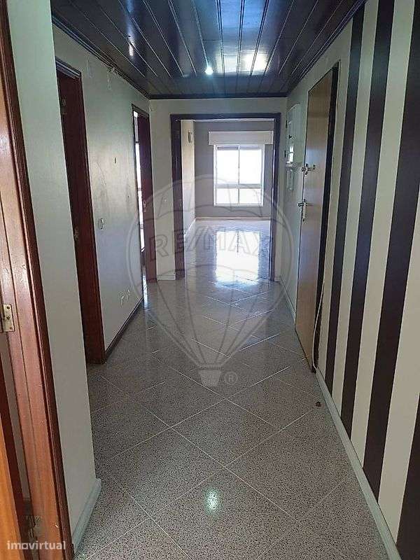 Apartamento T2 para arrendamento - Grande imagem: 2/9