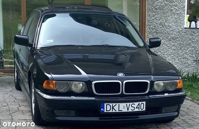 BMW Seria 7 740i - 3