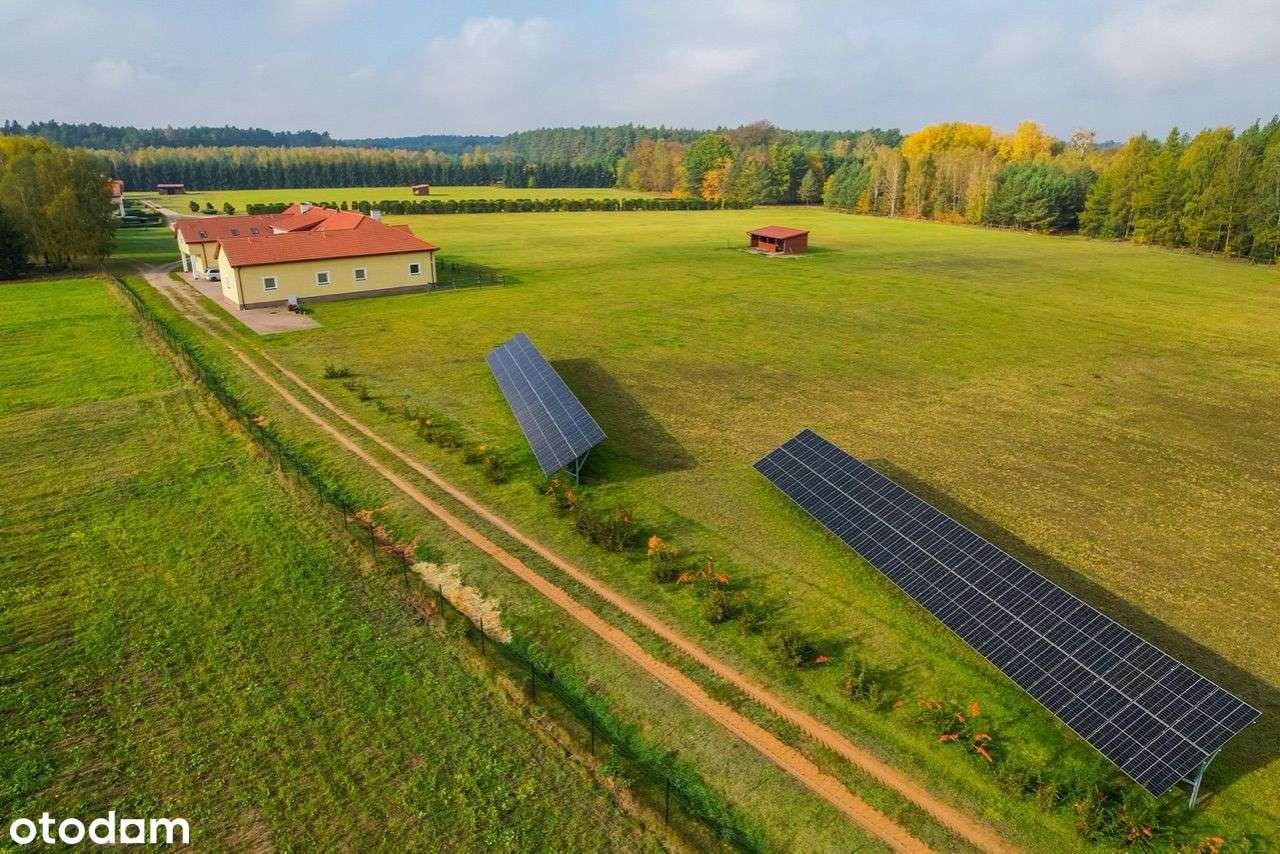 Posiadłość z hotelem i stadniną koni-4